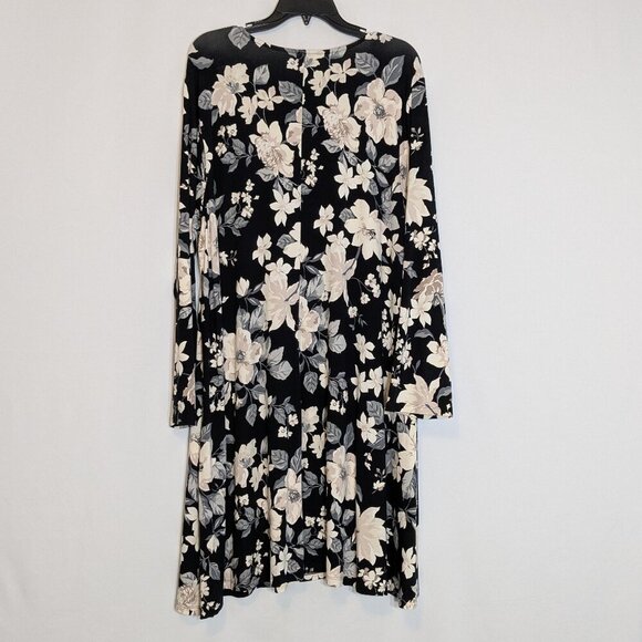 OLD NAVY Black/White Stretch Knit Floral Fit & Flare Midi Dress; Size XXL - Picture 3 of 5